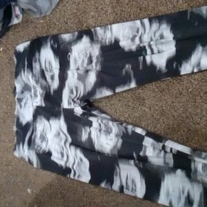 Black and rose full length leggings XL